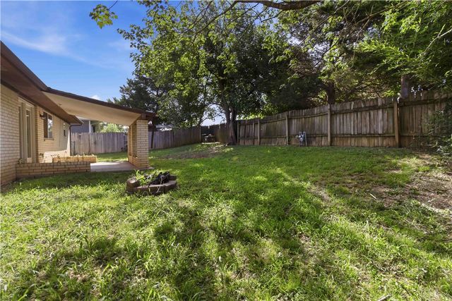 2741 E Ferguson Avenue, Fayetteville, AR 72703