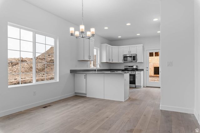 8205 W SENTINEL PEAK DR, Magna, UT 84044