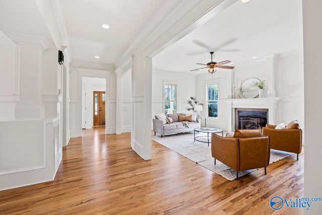 31 W Lake Forest Blvd, Huntsville, AL 35824