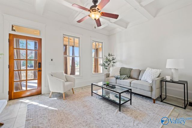 31 W Lake Forest Blvd, Huntsville, AL 35824