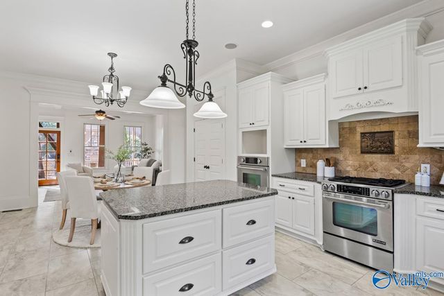 31 W Lake Forest Blvd, Huntsville, AL 35824