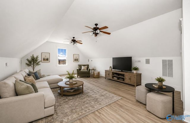 31 W Lake Forest Blvd, Huntsville, AL 35824