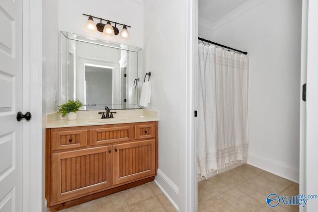 31 W Lake Forest Blvd, Huntsville, AL 35824
