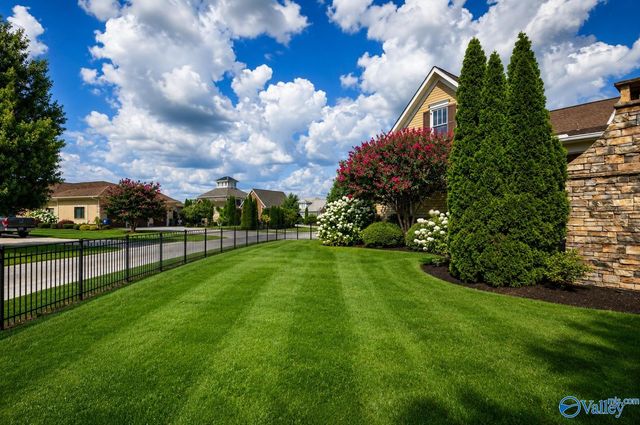 31 W Lake Forest Blvd, Huntsville, AL 35824