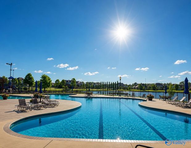 31 W Lake Forest Blvd, Huntsville, AL 35824