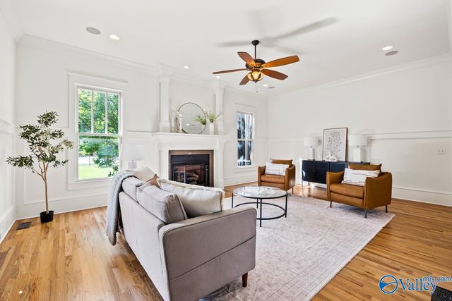 31 W Lake Forest Blvd, Huntsville, AL 35824