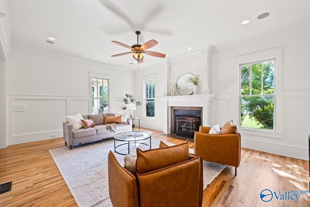 31 W Lake Forest Blvd, Huntsville, AL 35824