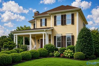 31 W Lake Forest Blvd, Huntsville, AL 35824