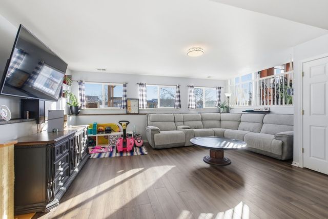 2200 Serenity Lane, Woodstock, IL 60098