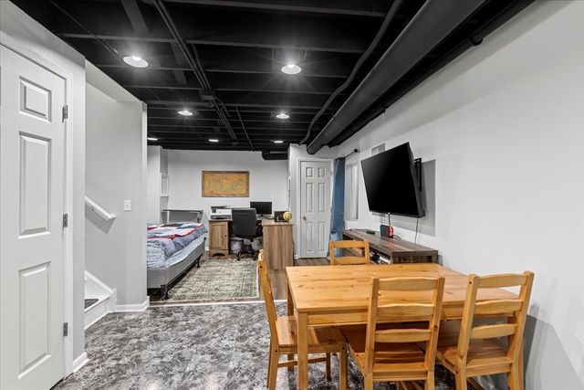 2200 Serenity Lane, Woodstock, IL 60098