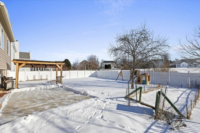 2200 Serenity Lane, Woodstock, IL 60098