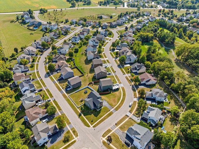 2200 Serenity Lane, Woodstock, IL 60098