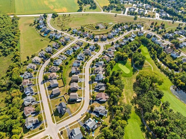 2200 Serenity Lane, Woodstock, IL 60098