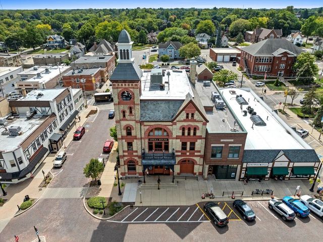 2200 Serenity Lane, Woodstock, IL 60098