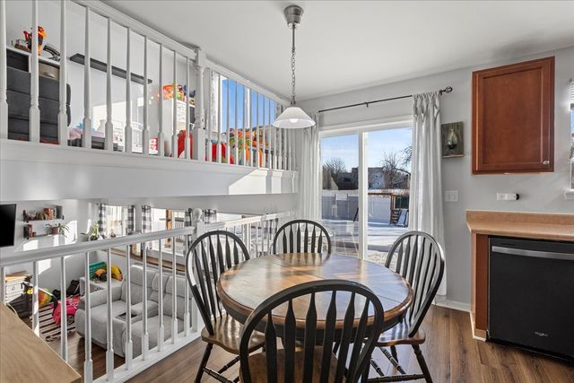 2200 Serenity Lane, Woodstock, IL 60098