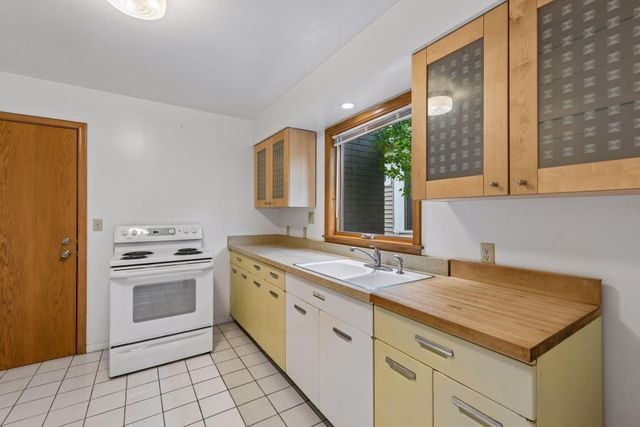 45 Albert Street S 4, Saint Paul, MN 55105