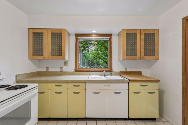 45 Albert Street S 4, Saint Paul, MN 55105
