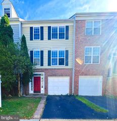 43005 BEACHALL ST, Chantilly, VA 20152