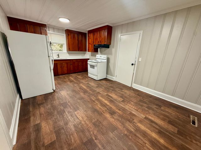 6 Thomas Drive, Sumter, SC 29150