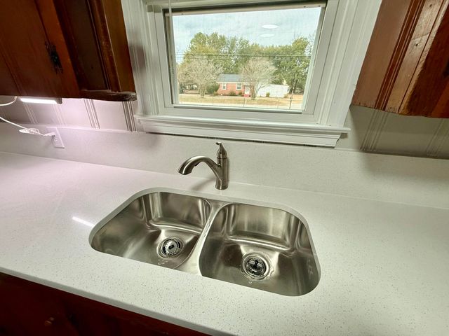 6 Thomas Drive, Sumter, SC 29150