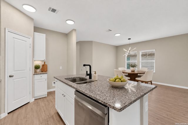 9056 NAVARRO VIS, Seguin, TX 78155