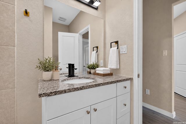 9056 NAVARRO VIS, Seguin, TX 78155