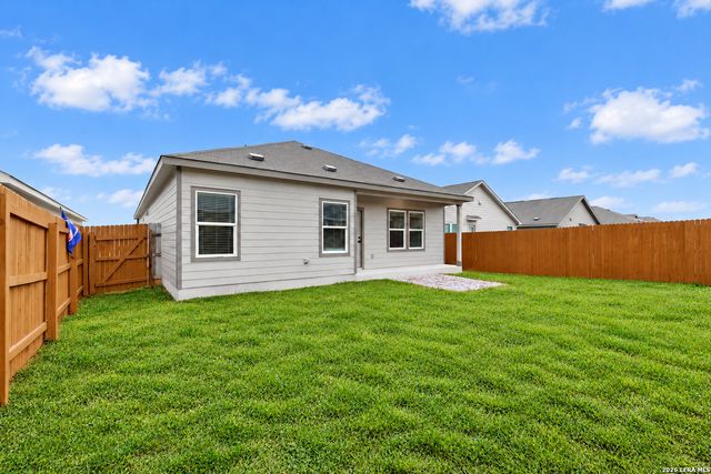 9056 NAVARRO VIS, Seguin, TX 78155