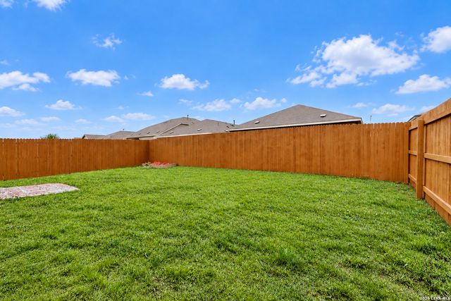 9056 NAVARRO VIS, Seguin, TX 78155