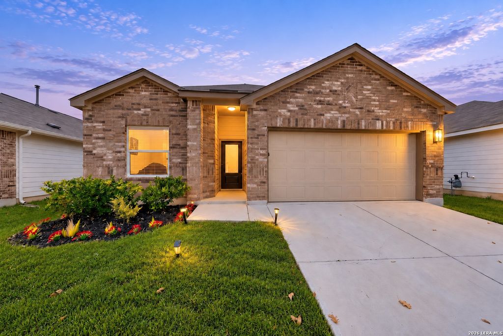 9056 NAVARRO VIS, Seguin, TX 78155