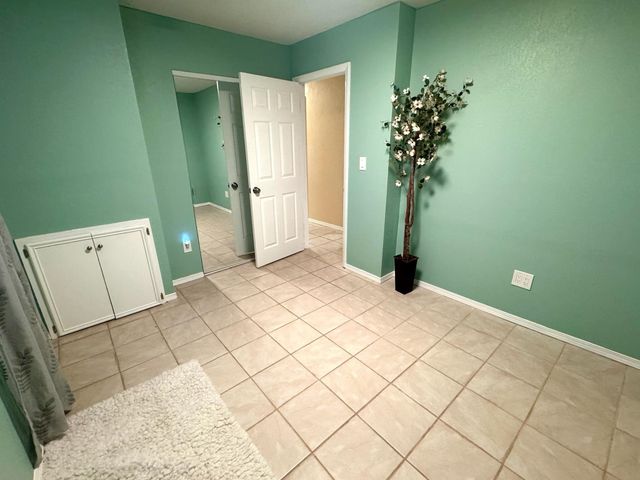 6435 E 32nd Ct N, Wichita, KS 67226