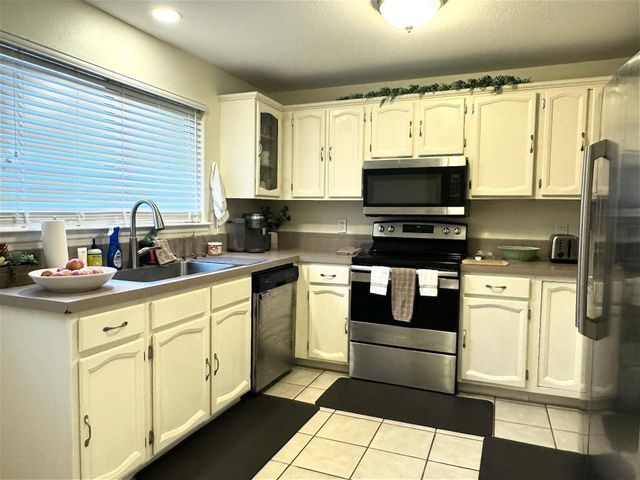 6435 E 32nd Ct N, Wichita, KS 67226