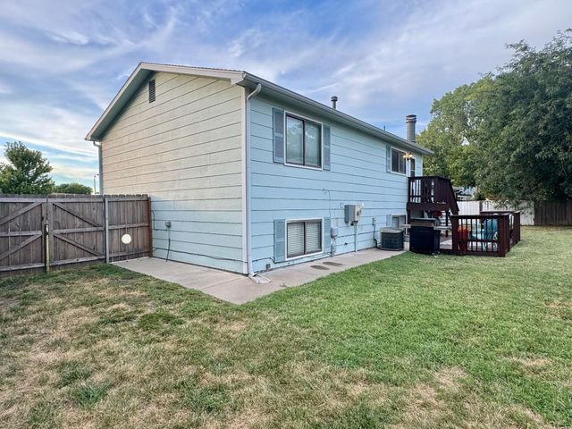 6435 E 32nd Ct N, Wichita, KS 67226