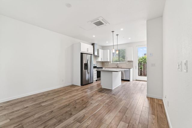 191 Log Pond Ln, Sacramento, CA 95818