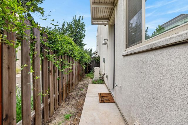 191 Log Pond Ln, Sacramento, CA 95818