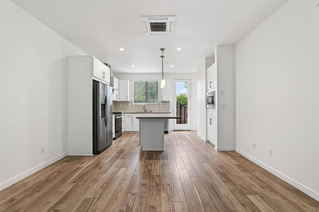 191 Log Pond Ln, Sacramento, CA 95818