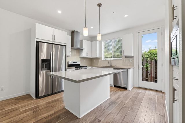 191 Log Pond Ln, Sacramento, CA 95818