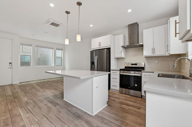 191 Log Pond Ln, Sacramento, CA 95818
