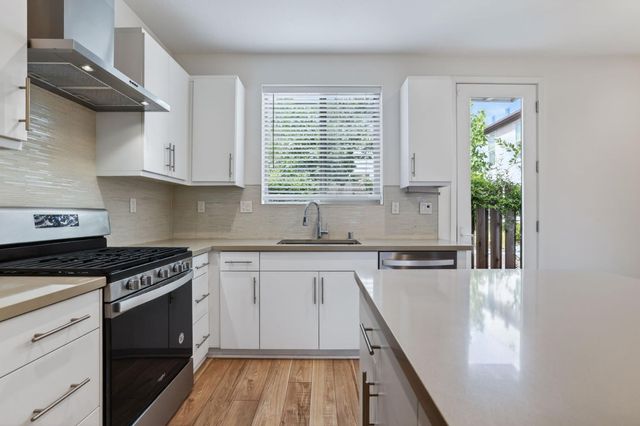 191 Log Pond Ln, Sacramento, CA 95818