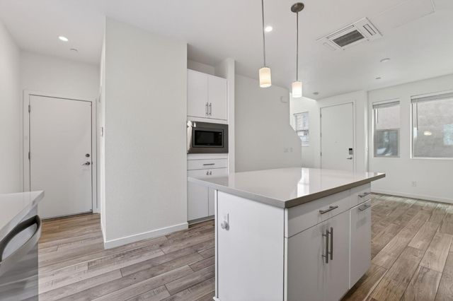 191 Log Pond Ln, Sacramento, CA 95818
