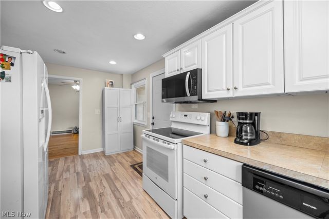 967 Gulf Road, Elyria, OH 44035