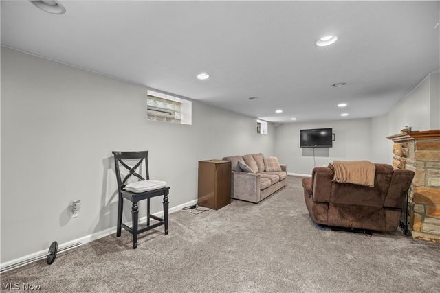 967 Gulf Road, Elyria, OH 44035