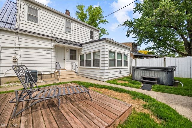 967 Gulf Road, Elyria, OH 44035