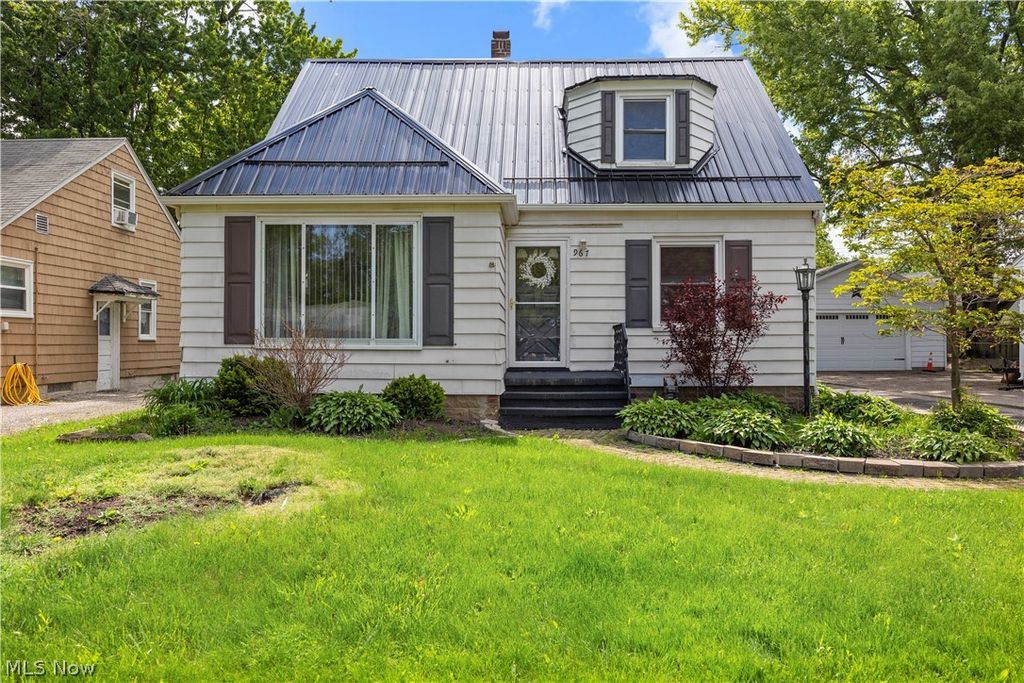967 Gulf Road, Elyria, OH 44035