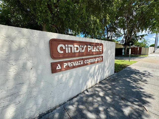 13527 SW 101st Lane, Miami, FL 33186