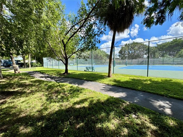 13527 SW 101st Lane, Miami, FL 33186