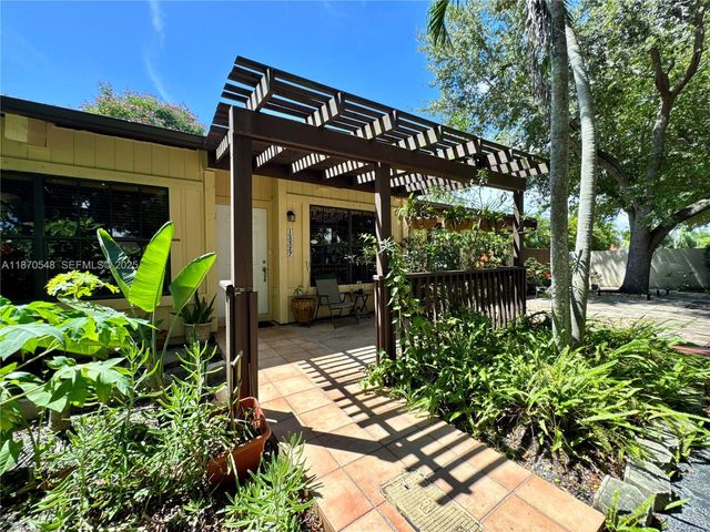 13527 SW 101st Lane, Miami, FL 33186