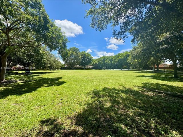 13527 SW 101st Lane, Miami, FL 33186