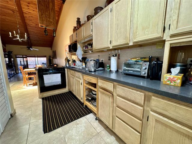 13527 SW 101st Lane, Miami, FL 33186