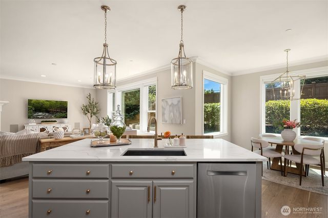 9404 117th Avenue NE, Kirkland, WA 98033