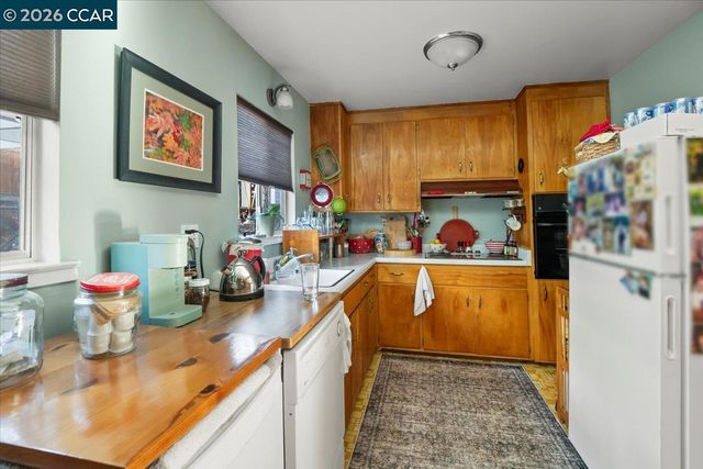 84 Monte Vista Ave, Oakland, CA 94611